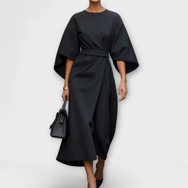 Elegant dress with sleeves